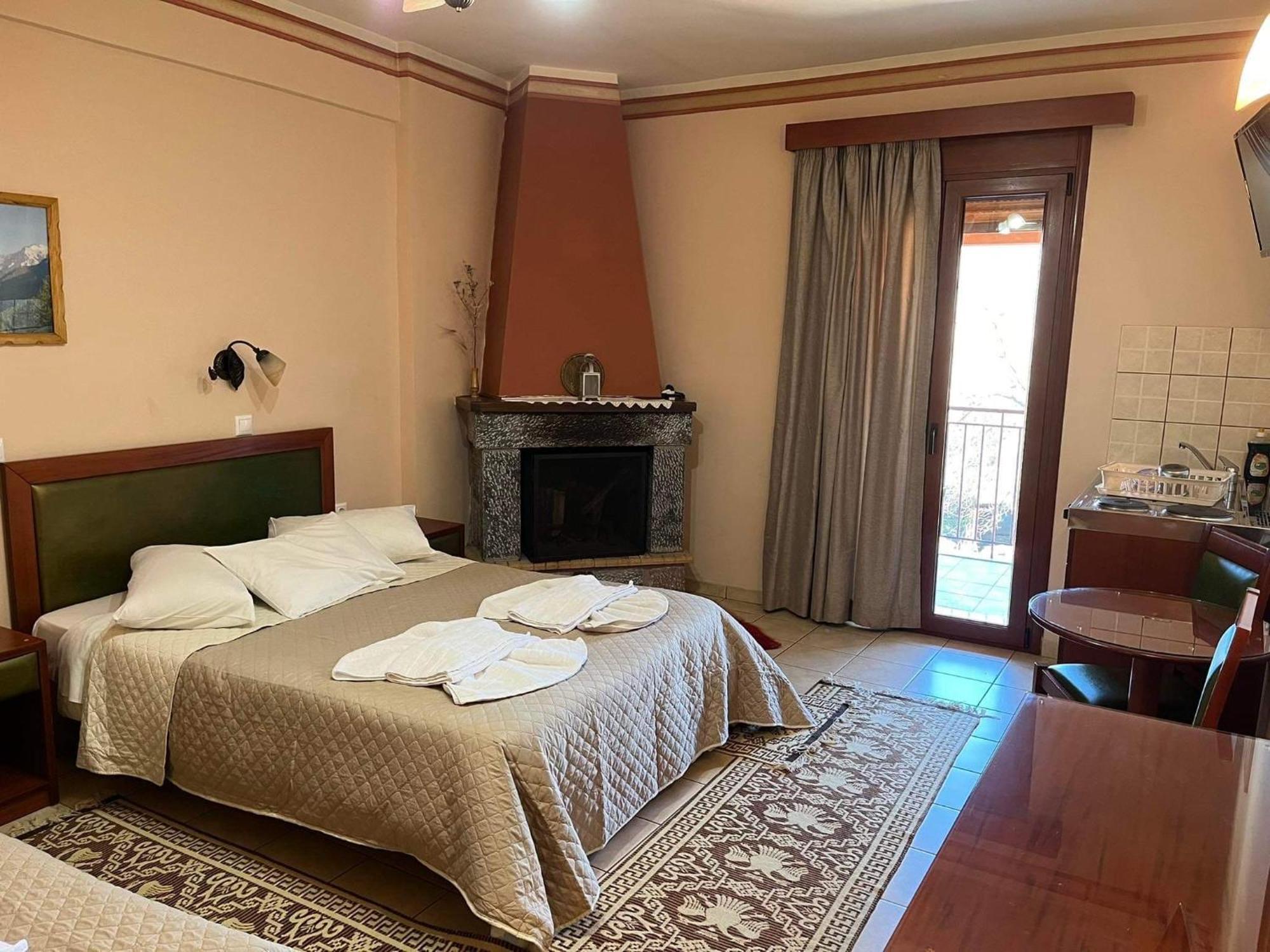 ホテル To Spiti Tis Irinis ヴィティナ エクステリア 写真